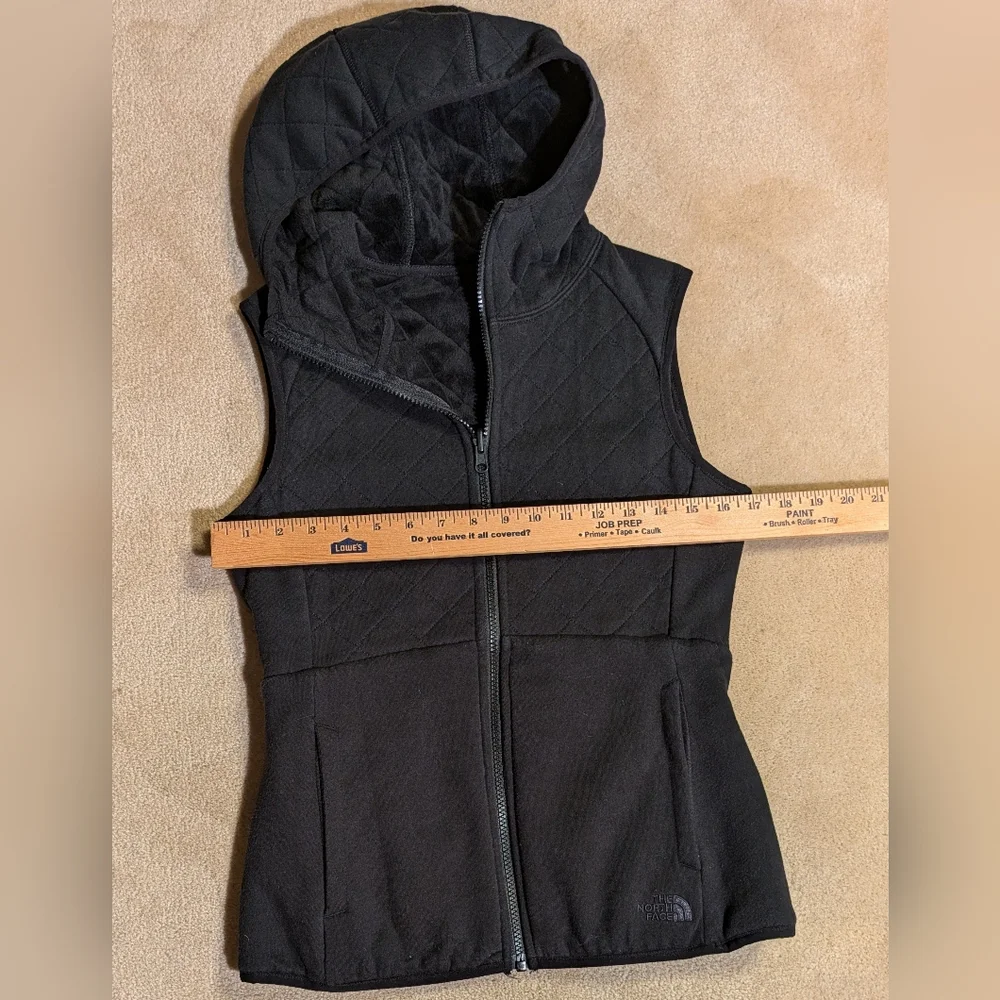 Women's Black North Face Reversible Hooded Vest, Warm,‎ Cozy, Fall/Winter Sz S